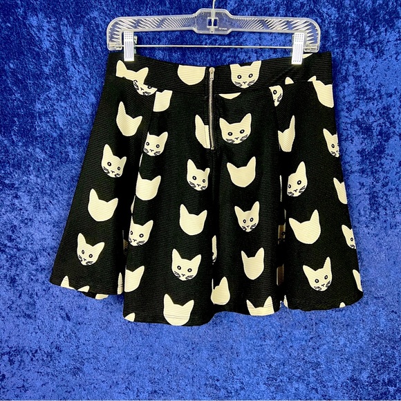H&M miniskirt with cats, black and white, medium. - Picture 1 of 6